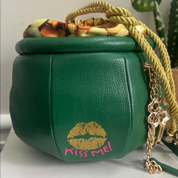 NWT Betsey Johnson Green Pot O' Gold Bag - Picture 8 of 11